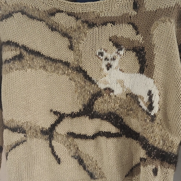 Liz Claiborne sweater with animal scenery - Picture 2 of 4
